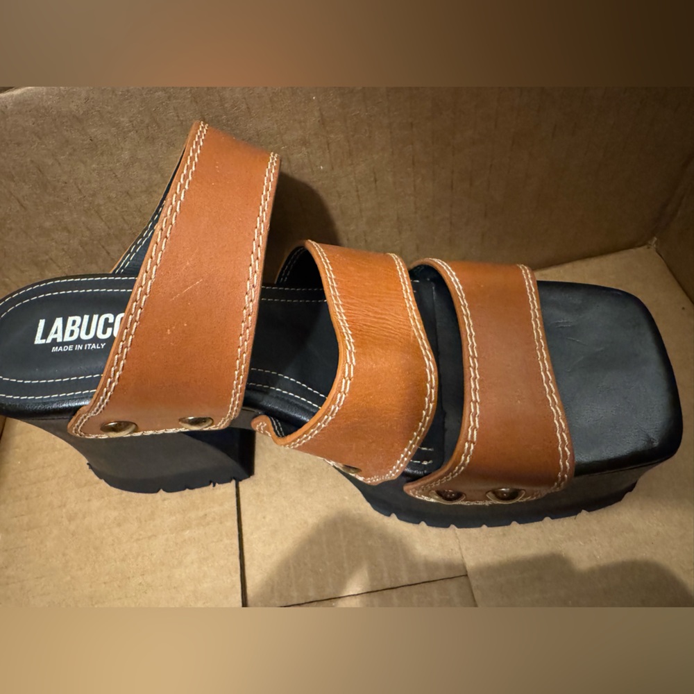 Labucq Slog Tan (39) - Like new, sample size shoe - Picture 8 of 14